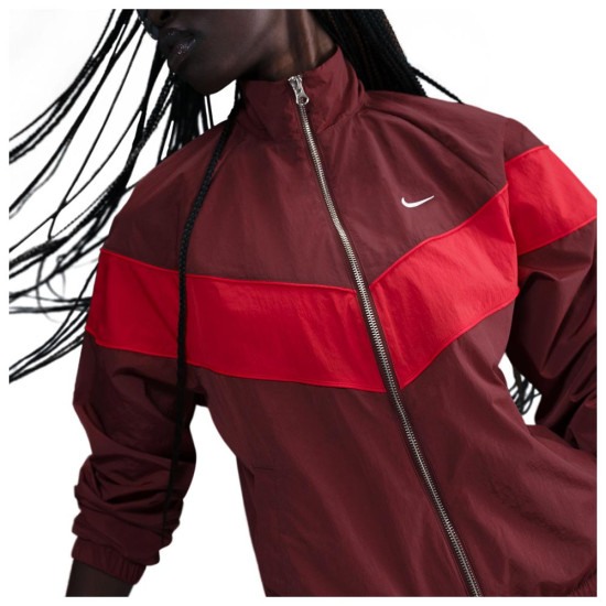 Nike Γυναικείο αντιανεμικό μπουφάν Windrunner